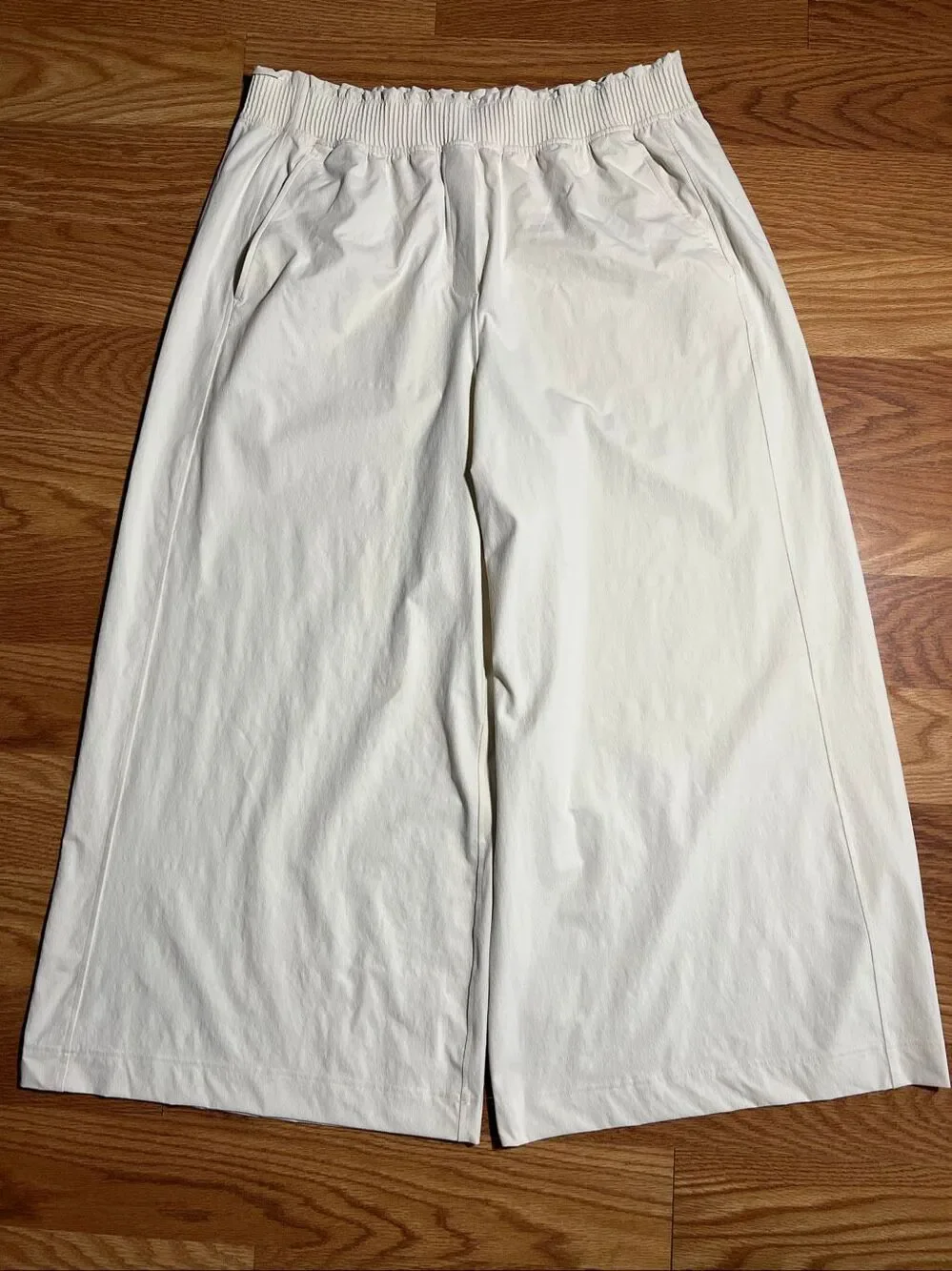 Lululemon Stretch Woven Ivory Ruffle-Waist Wide-Leg Cropped Pants XL